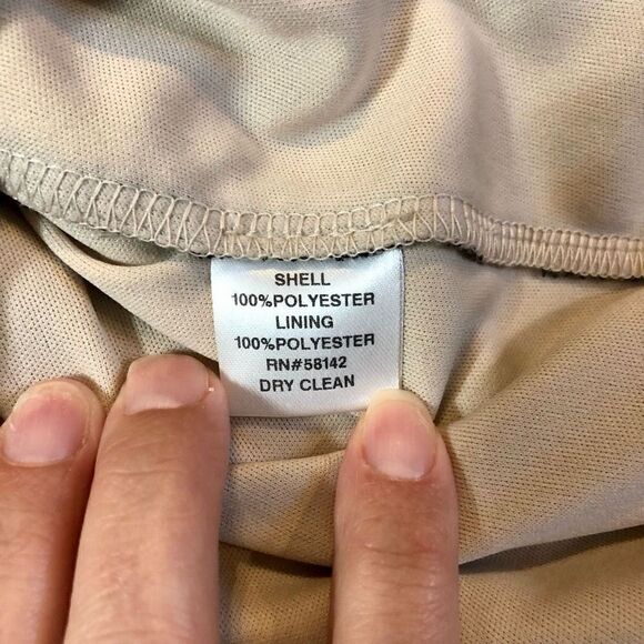 Maggie London Form Fitting Knee Length Black Lace Over Nude Lining Size 10 - Picture 11 of 11